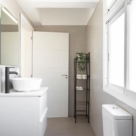 Apartment Home2book Stylish & Bright Apt, Cruz Center