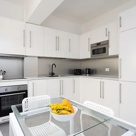 Apartment Home2book Stylish & Bright Apt, Cruz Center *
