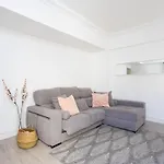 Home2book Stylish & Bright Apt, Cruz Center Apartment *