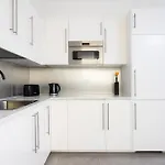 Home2book Stylish & Bright Apt, Cruz Center *